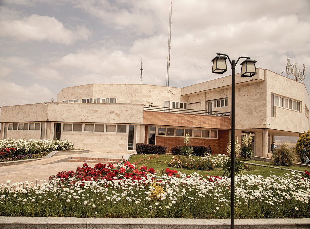 ساختمان شهرداری اباده